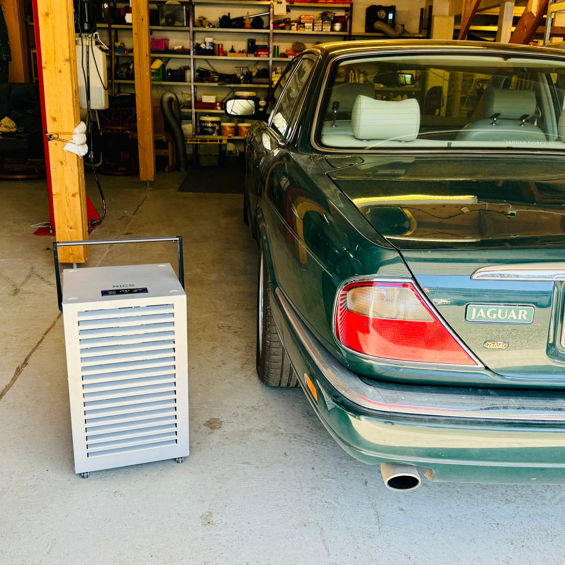 Arida NICS 30 LM med Jaguar garasje