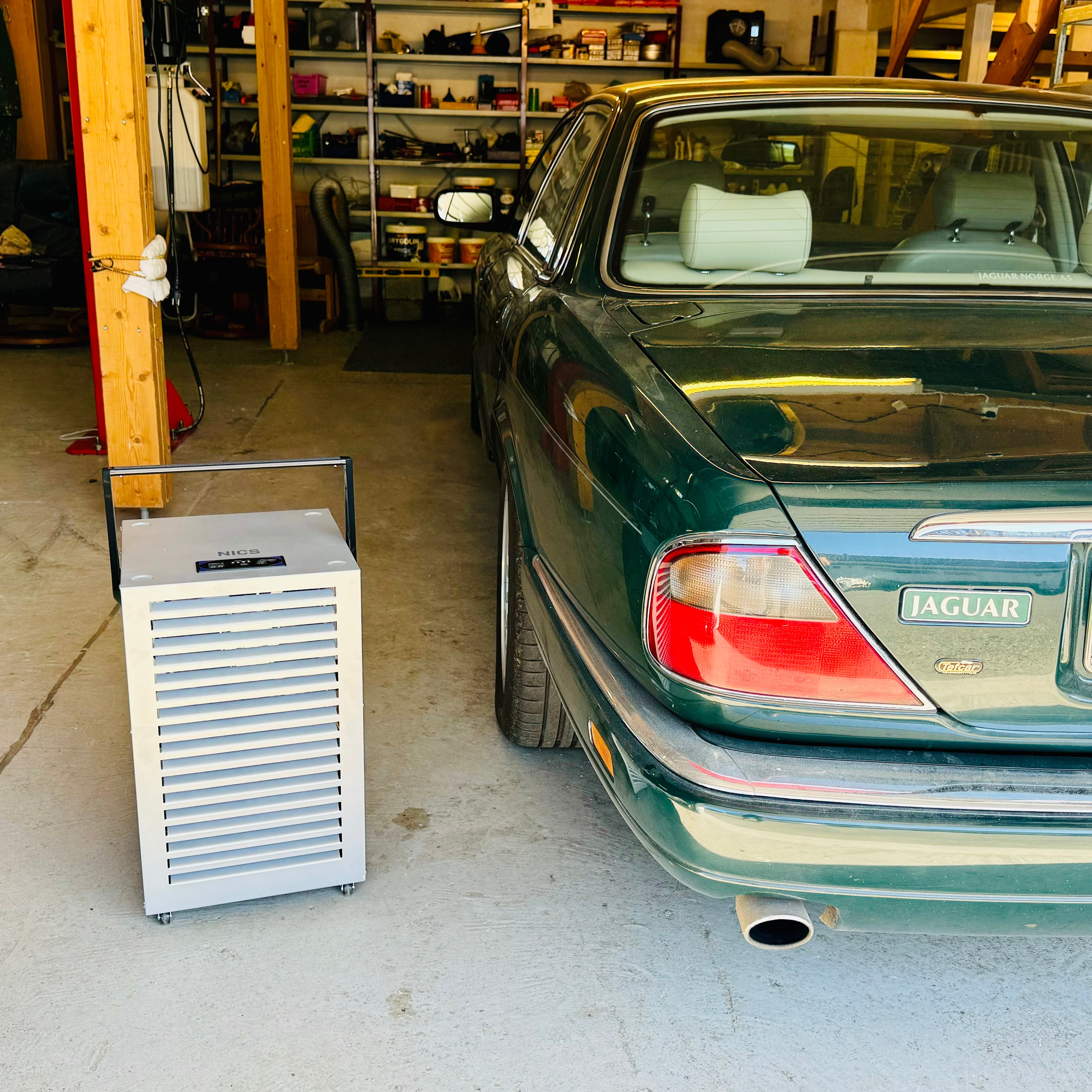 Arida NICS 30 LM med Jaguar garasje