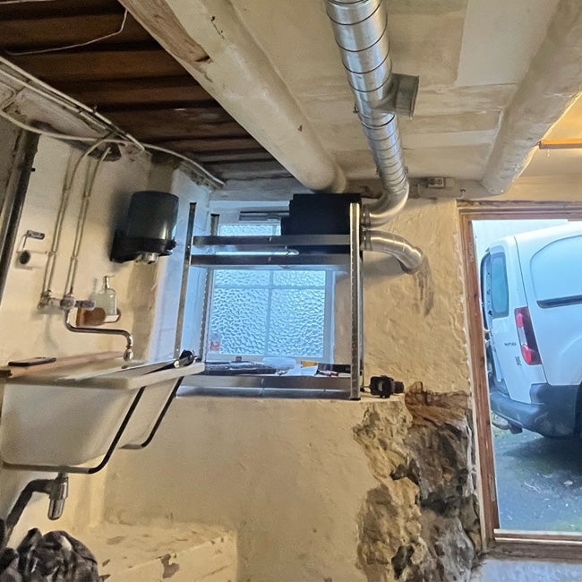 Arida S19 Wifi sorpsjonsavfukter montert i kjeller